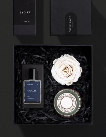 هديه عطر رجالي الاكثر مبيعاً ووردة طبيعية وشمعة من اختيارك BYM2 هديه عطر رجالي الاكثر مبيعاً ووردة طبيعية وشمعة من اختيارك BYM2