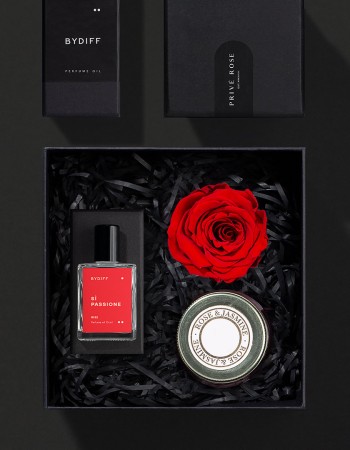 هدية ورد طبيعي مع عطر للجنسين الاكثر مبيعاً وشمعة من اختيارك BYU1 هدية ورد طبيعي مع عطر للجنسين الاكثر مبيعاً وشمعة من اختيارك BYU1
