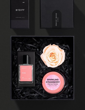 هدية ورد طبيعي مع عطر نسائي الاكثر مبيعاً وشمعة من اختيارك BYW1 هدية ورد طبيعي مع عطر نسائي الاكثر مبيعاً وشمعة من اختيارك BYW1