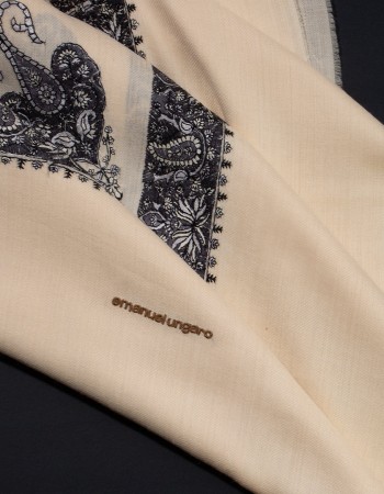 شال شتوي ايمانويل انقارو شال شتوي ايمانويل انقارو