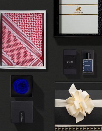 صندوق هدايا شماغ غريفن وعطر بايدف ورودة SG03 صندوق هدايا شماغ غريفن وعطر بايدف ورودة SG03