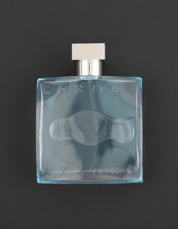 هدية عطر ازارو كروم مع وردة وشمعة هدية عطر ازارو كروم مع وردة وشمعة