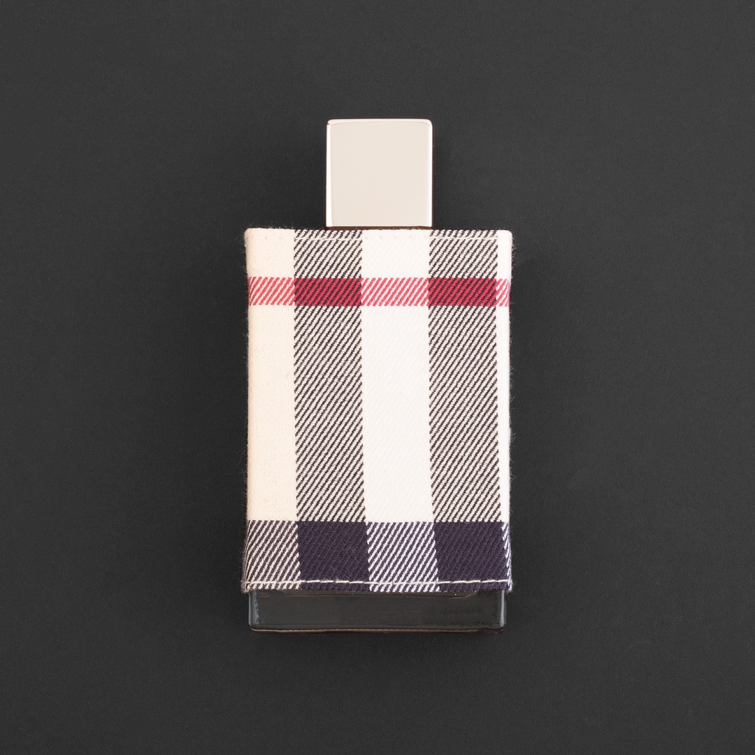 هدية عطر بربري لندن مع وردة وشمعة - Burberry