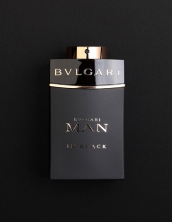 هدية عطر بولغاري مان إن بلاك مع وردة وشمعة هدية عطر بولغاري مان إن بلاك مع وردة وشمعة