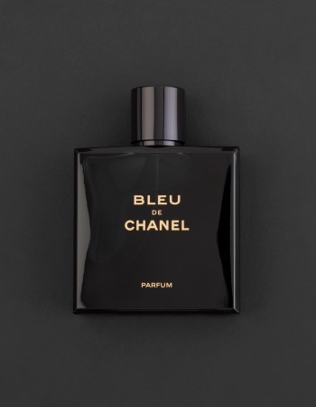 هدية عطر شانيل بلو دي شانيل مع وردة وشمعة هدية عطر شانيل بلو دي شانيل مع وردة وشمعة