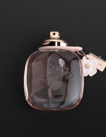 هدية وردة وشمعة مع عطر كوتش فلورال هدية وردة وشمعة مع عطر كوتش فلورال