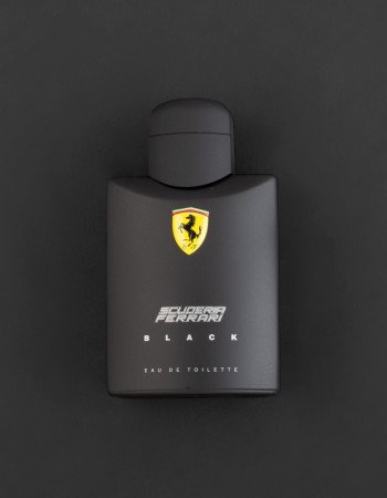 هدية عطر فيراري سكوديريا فيراري بلاك مع وردة وشمعة