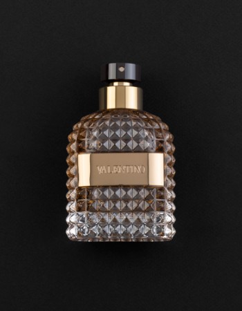 هدية وردة وشمعة مع عطر فالنتينو أومو هدية وردة وشمعة مع عطر فالنتينو أومو