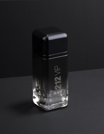 عطر كارولينا هيريرا 212 في اي بي بلاك فورمان - للرجال 100 مل عطر كارولينا هيريرا 212 في اي بي بلاك فورمان - للرجال 100 مل