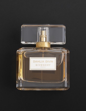 عطر جيفنشي داليا ديفين - أو دي بارفيوم للنساء 75 مل عطر جيفنشي داليا ديفين - أو دي بارفيوم للنساء 75 مل
