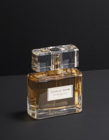 عطر جيفنشي داليا ديفين - أو دي بارفيوم للنساء 75 مل عطر جيفنشي داليا ديفين - أو دي بارفيوم للنساء 75 مل