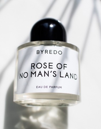 عطر بايريدو روز اوف نو مان لاند للجنسين 100 مل عطر بايريدو روز اوف نو مان لاند للجنسين 100 مل