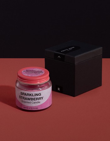 شمعة معطرة برائحة الفراولة شمعة معطرة برائحة الفراولة
