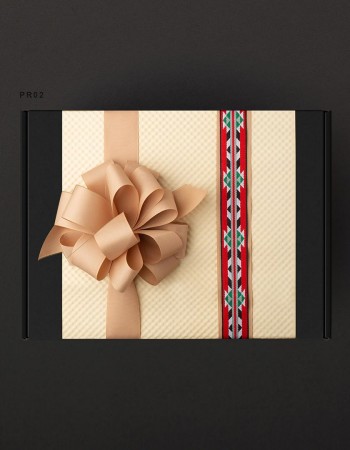 تغليف هدايا ورق بيج مع فيونكة سدو PR02 تغليف هدايا ورق بيج مع فيونكة سدو PR02