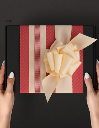 تغليف هدايا ورق احمر مع فيونكة PR05 تغليف هدايا ورق احمر مع فيونكة PR05