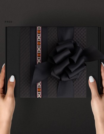 تغليف هدايا انيق مع شريطة لون اسود PR08 تغليف هدايا انيق مع شريطة لون اسود PR08